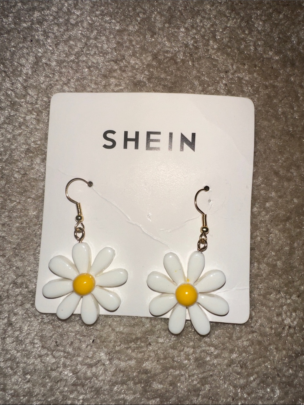 *NWT* Shein daisy statement dangle earrings